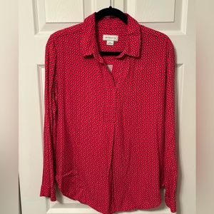 Liz Claiborne women’s size medium shirt.